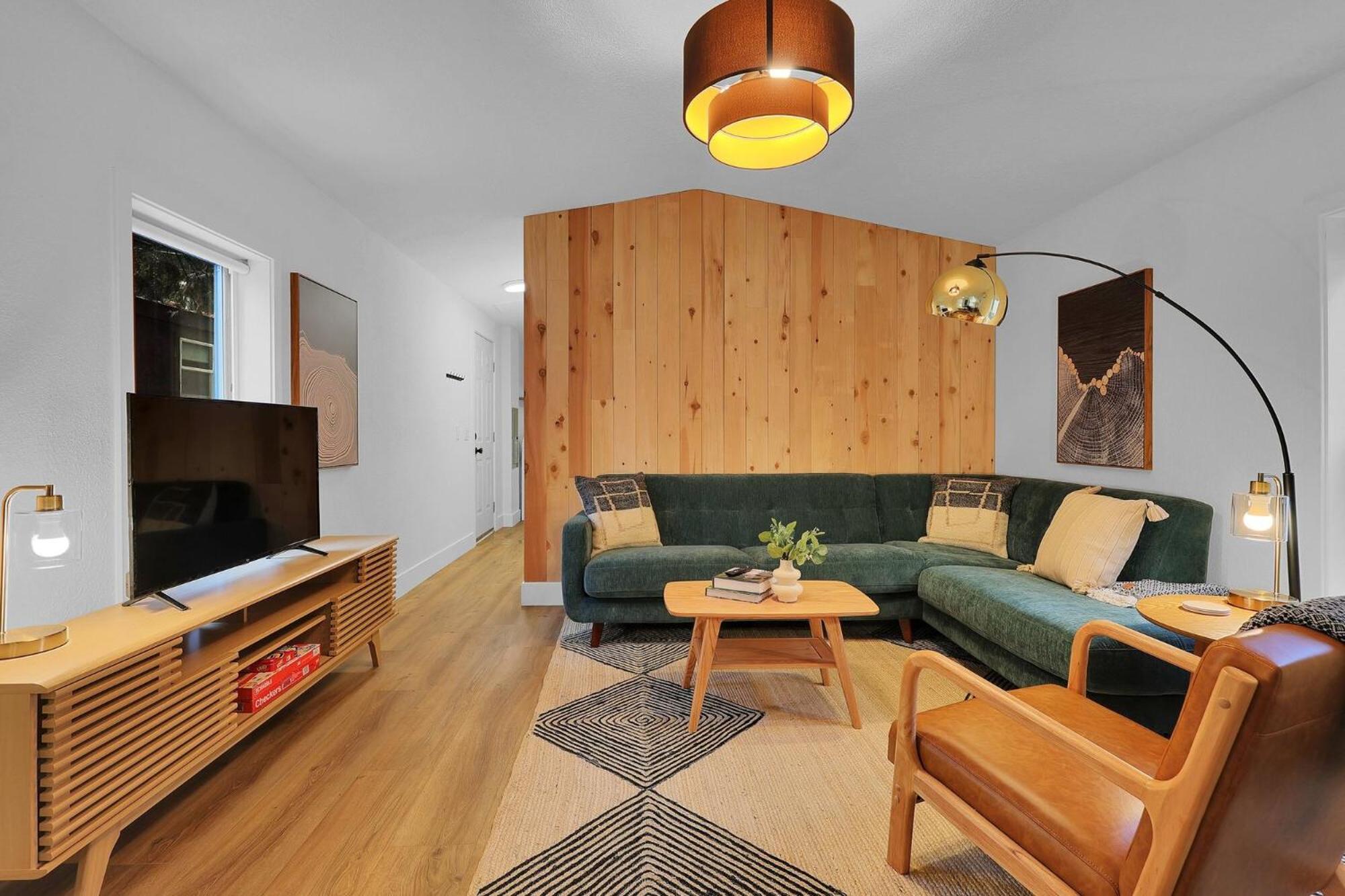 Cave Springs Aparthotel