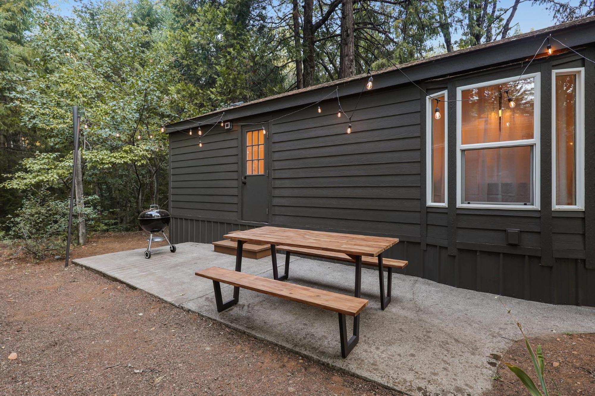 Cave Springs Aparthotel