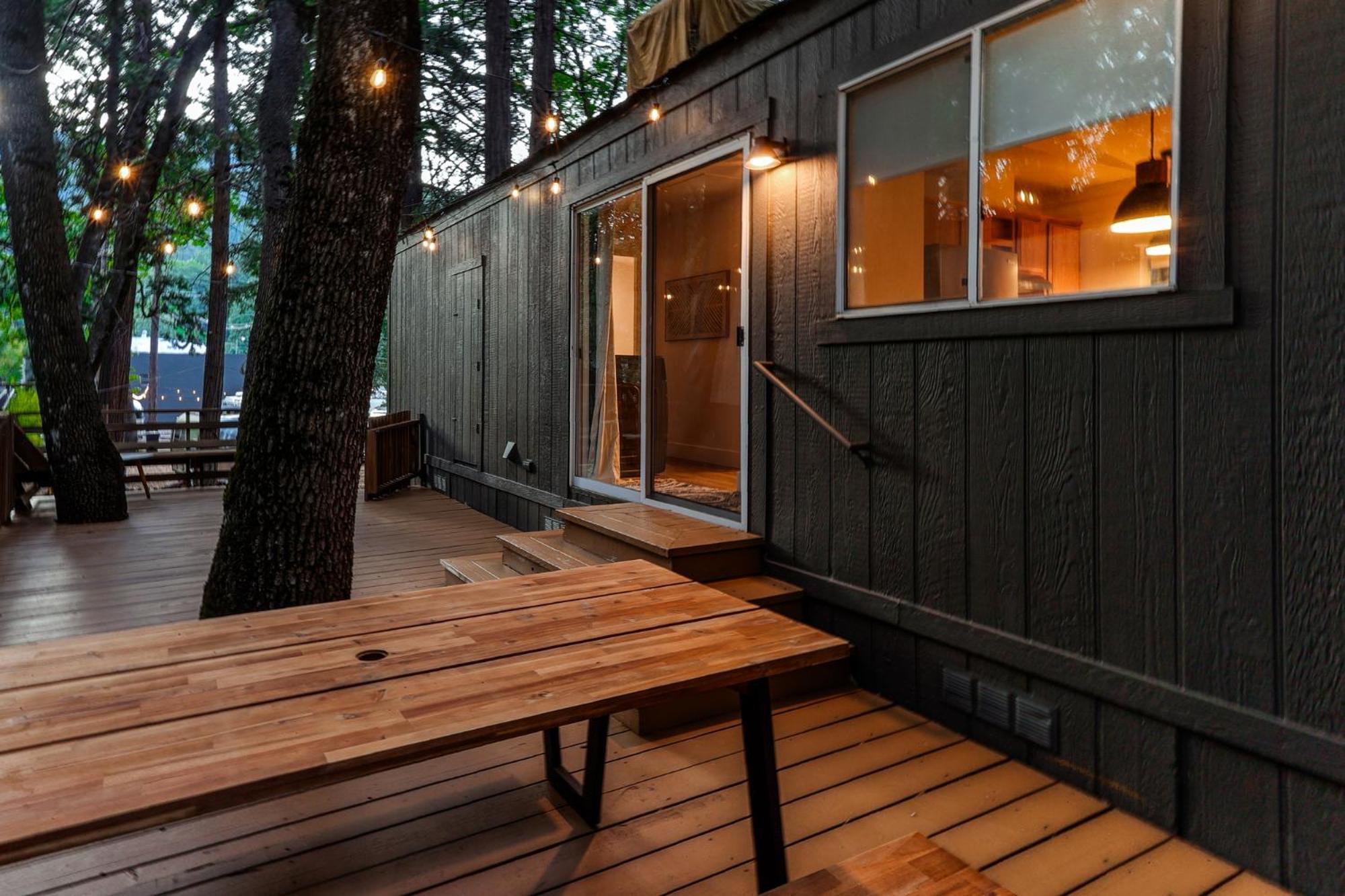 Cave Springs Aparthotel