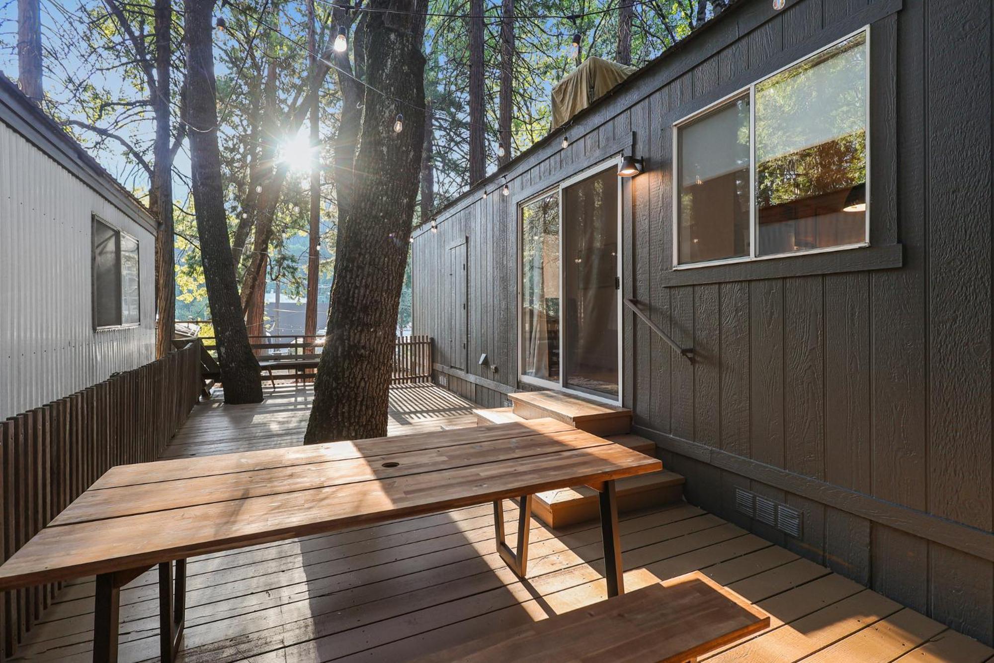 Cave Springs Aparthotel *
